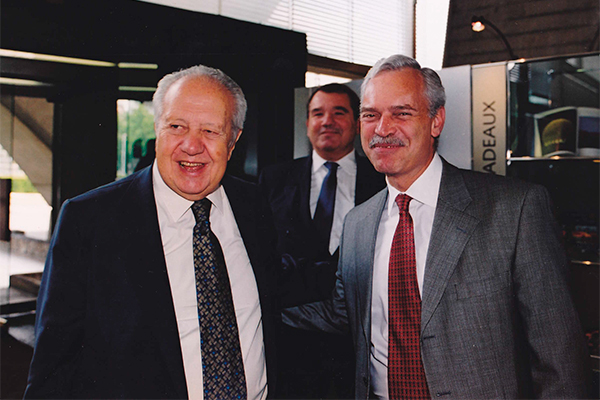 Marcio Barbosa and Mário Soares at UNESCO.